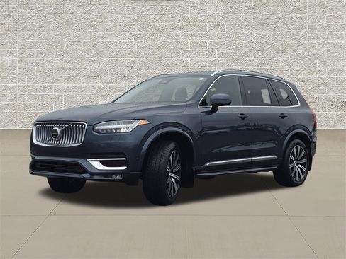 Used 2023 Volvo XC90 B5 Plus AWD/4WD image 3