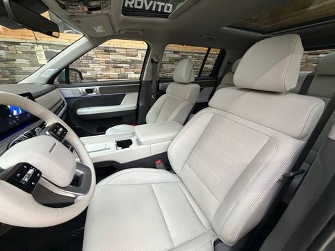 Used 2025 Hyundai Santa Fe Limited image 12