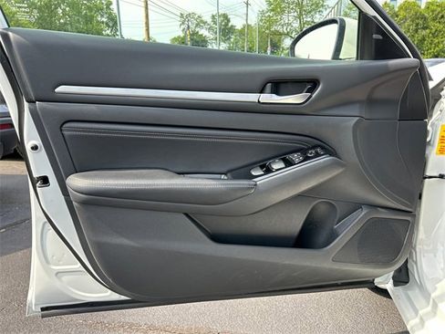 Certified 2023 Nissan Altima 2.5 SV w/ SV Premium Package image 9
