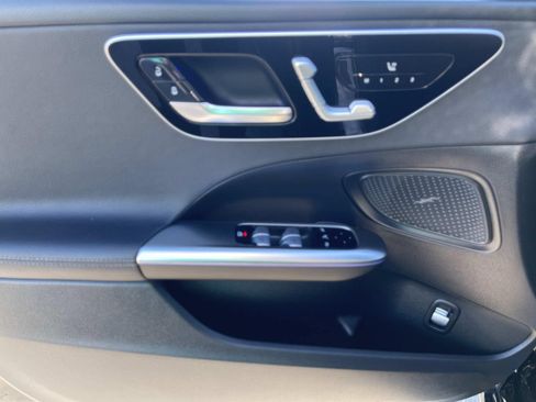 Used 2022 Mercedes-Benz C 300 Sedan w/ Exclusive Trim Package image 13