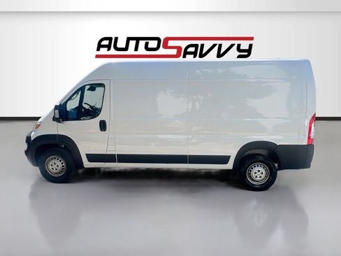 Used 2024 RAM ProMaster 2500 w/ Convenience Group FWD image 4
