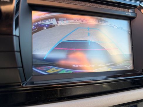 Used 2015 Toyota Corolla LE FWD image 19