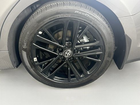 Used 2025 Toyota Camry SE FWD image 11