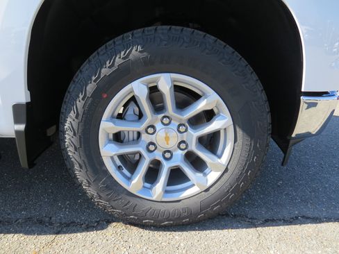 New 2026 Chevrolet Silverado 1500 LT w/ Z71 Off-Road Package image 11