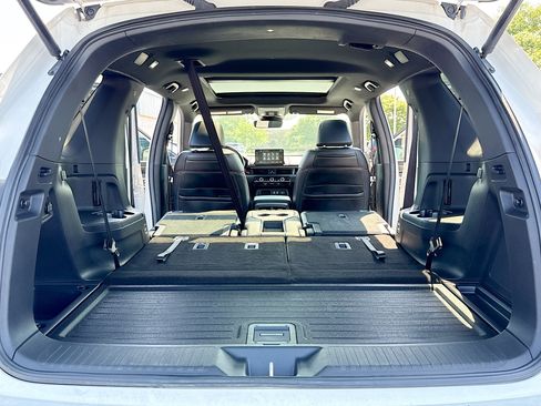 Used 2025 Honda Pilot Black Edition image 7