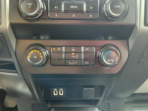 Used 2019 Ford F150 XLT w/ Trailer Tow Package image 33