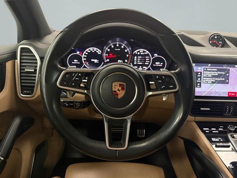 Used 2019 Porsche Cayenne S image 13