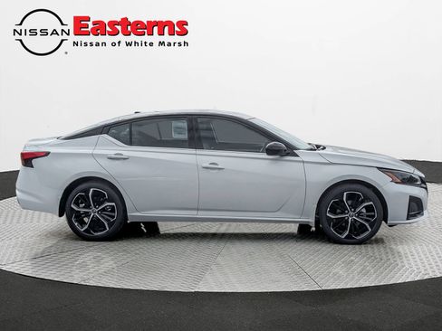 New 2026 Nissan Altima 2.5 SR FWD image 5