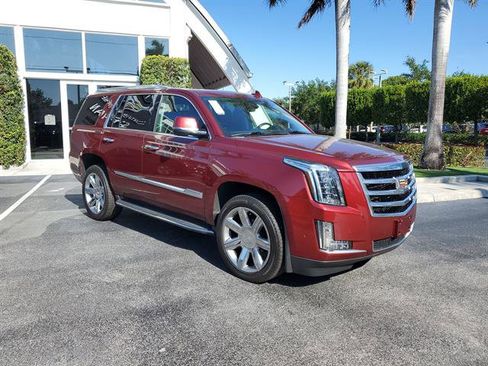 Used 2020 Cadillac Escalade Premium Luxury AWD/4WD image 26