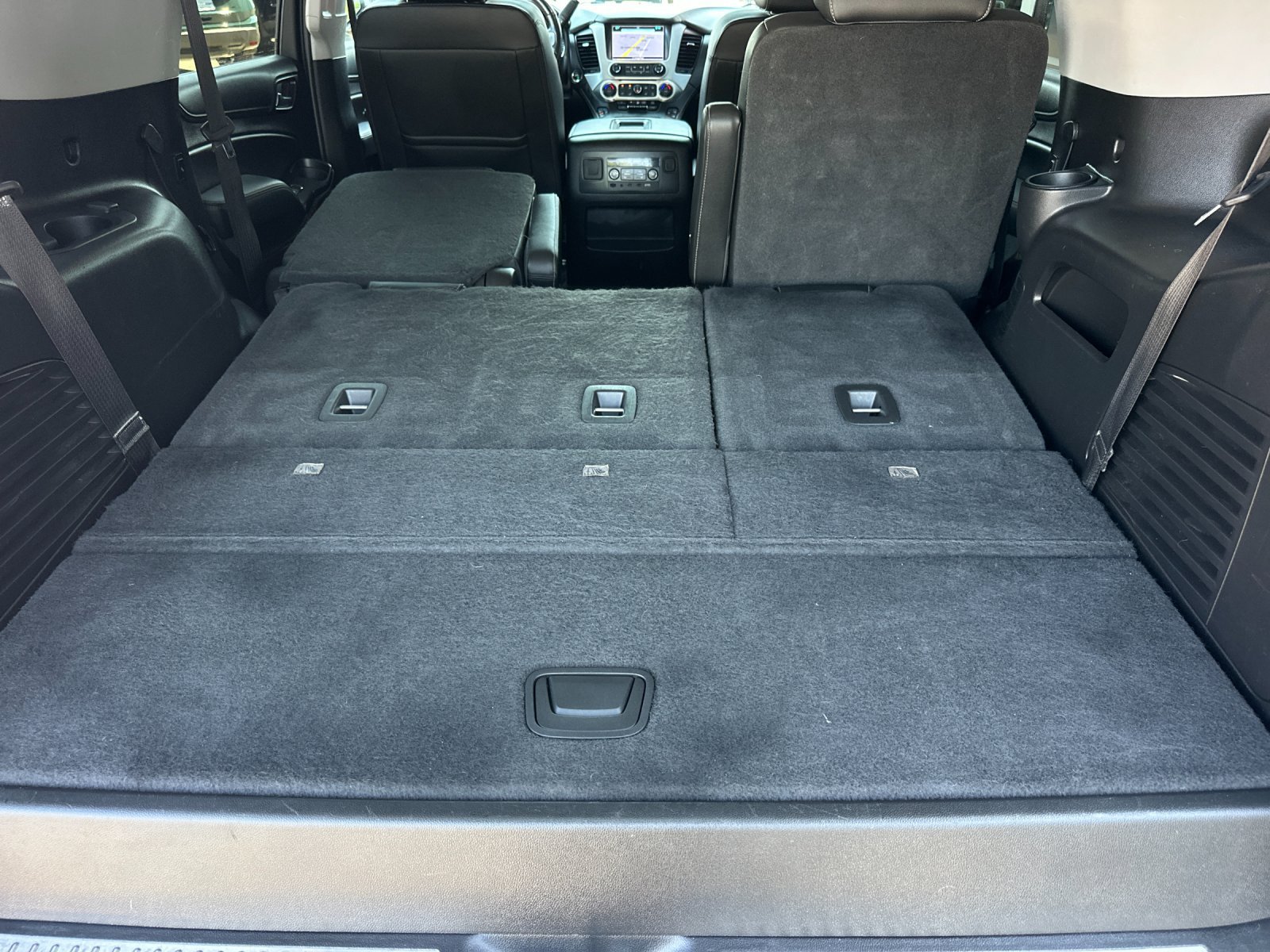Used 2018 GMC Yukon SLT w/ Premium Edition AWD/4WD image 15