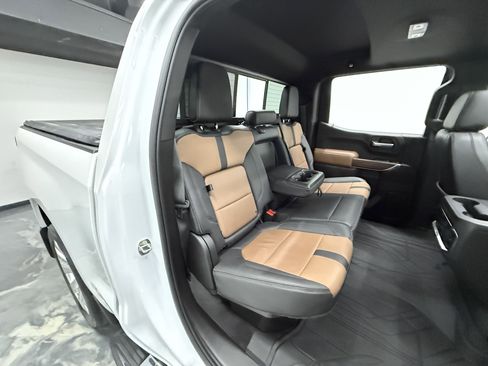 Used 2022 Chevrolet Silverado 1500 High Country w/ Technology Package image 27