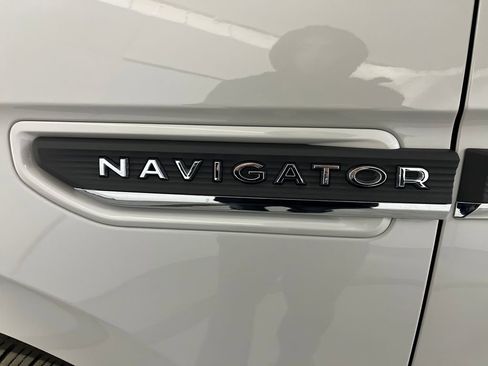 Used 2023 Lincoln Navigator Reserve image 37