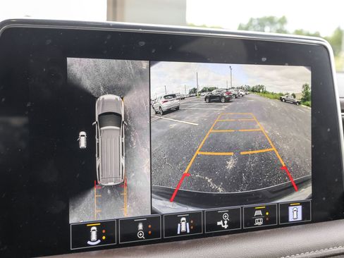 Used 2022 Chevrolet Tahoe LT w/ Luxury Package image 10