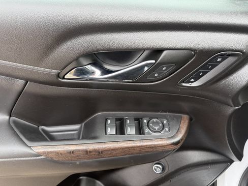 Used 2023 GMC Acadia Denali w/ Trailering Package image 19