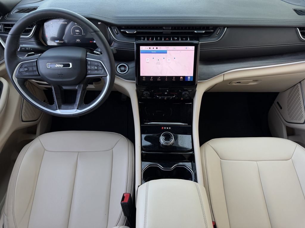 Used 2023 Jeep Grand Cherokee Limited w/ Black Appearance Package RWD image 11