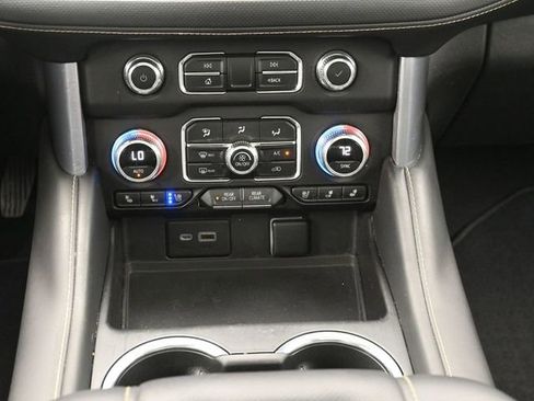 Used 2022 GMC Yukon SLT w/ SLT Premium Package AWD/4WD image 24