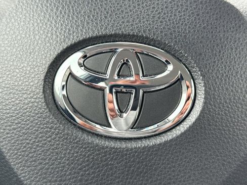 Used 2023 Toyota Corolla Cross L AWD/4WD image 29