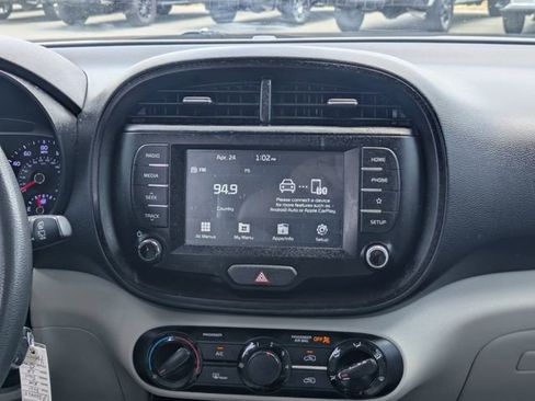 Used 2021 Kia Soul LX FWD image 19
