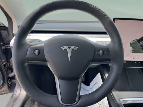 Used 2022 Tesla Model 3 Long Range AWD/4WD image 9