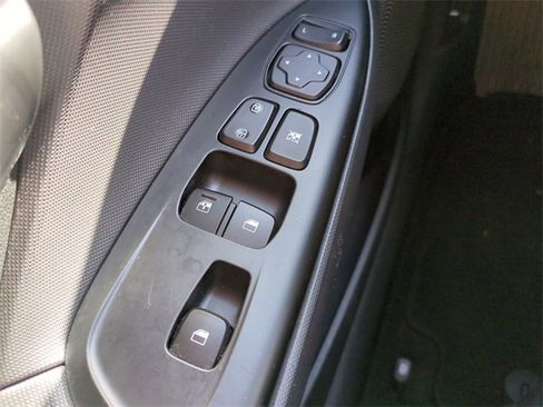 Used 2019 Hyundai Veloster 2.0 Premium image 29