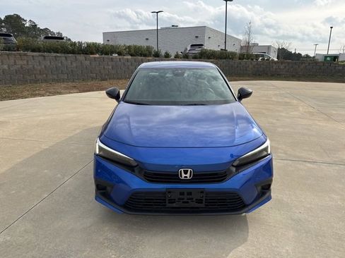 Used 2022 Honda Civic Sport image 2