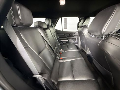 Certified 2025 Toyota 4Runner SR5 AWD/4WD image 35