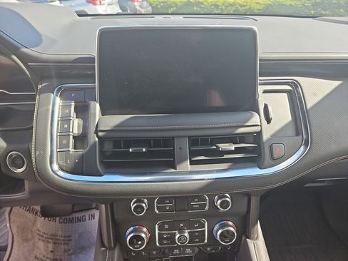 Used 2024 GMC Yukon XL AT4 w/ AT4 Premium Plus Package AWD/4WD image 19