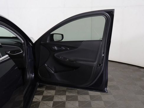 Used 2023 Chevrolet Malibu LT FWD image 16