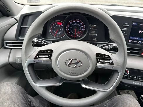 Used 2023 Hyundai Elantra SEL FWD image 10