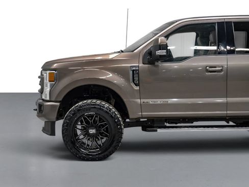 Used 2020 Ford F250 Lariat w/ Lariat Value Package AWD/4WD image 11