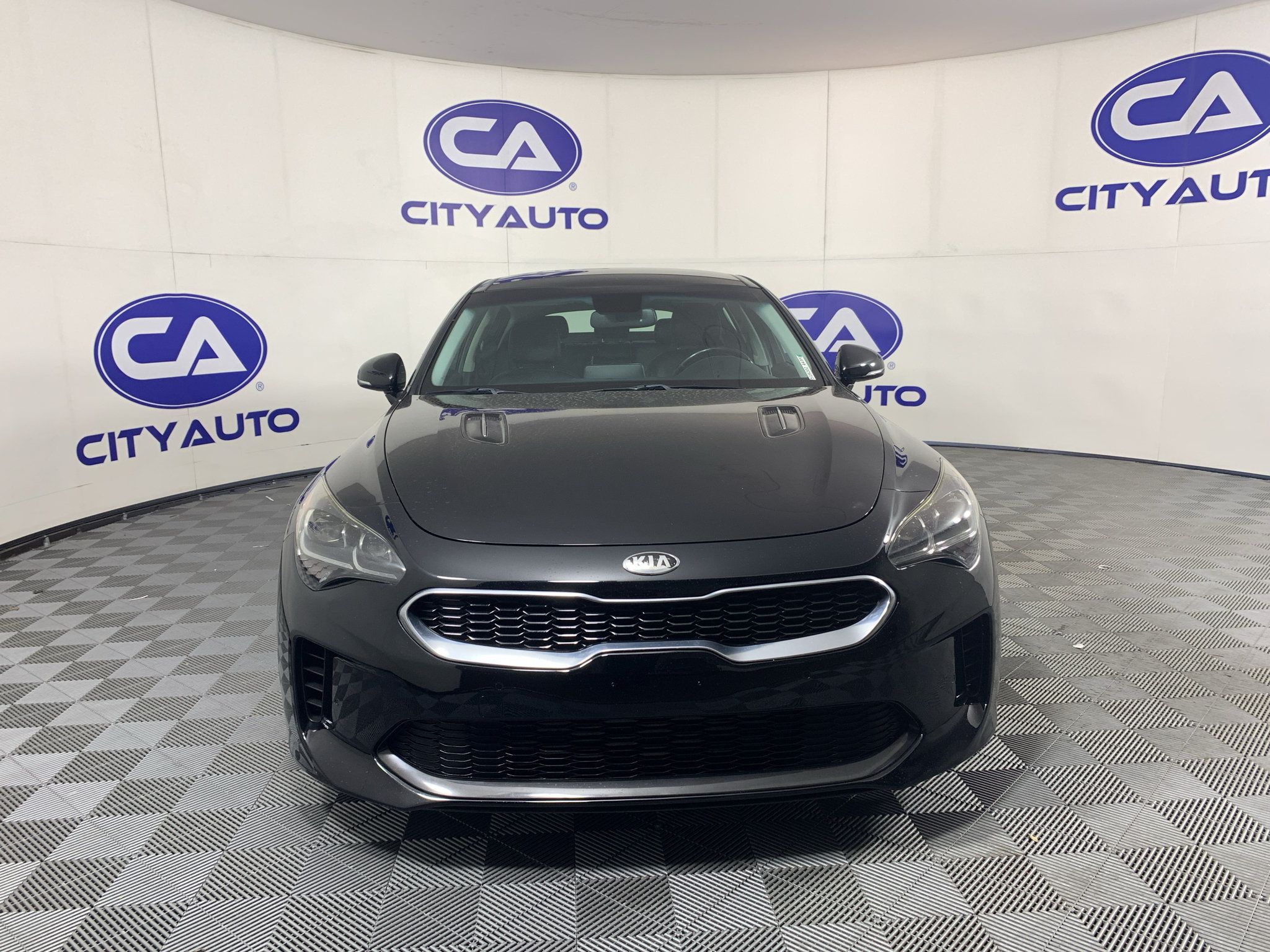 Used 2018 Kia Stinger Premium RWD image 9