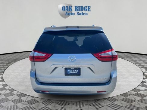 Used 2018 Toyota Sienna LE FWD image 6