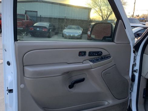 Used 2004 Chevrolet Tahoe Z71 w/ Z71 Preferred Equipment Group image 8