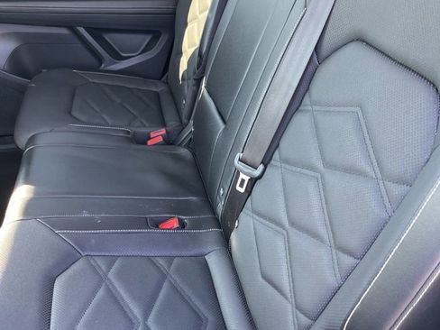 Used 2024 Volkswagen Atlas SE AWD/4WD image 20