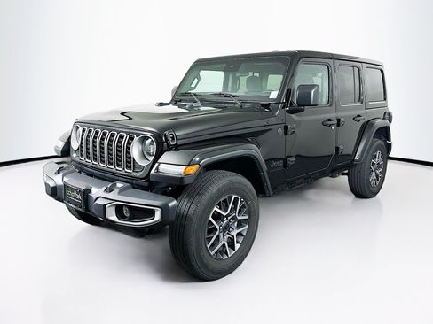 Used 2025 Jeep Wrangler Unlimited Sahara AWD/4WD image 3