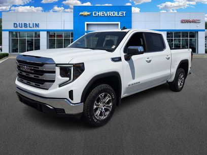 New 2026 GMC Sierra 1500 SLE w/ Preferred Package