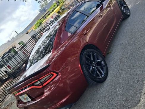 Used 2019 Dodge Charger SXT w/ Blacktop Package RWD image 4