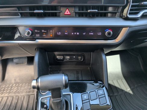 Used 2023 Kia Sportage EX FWD image 25