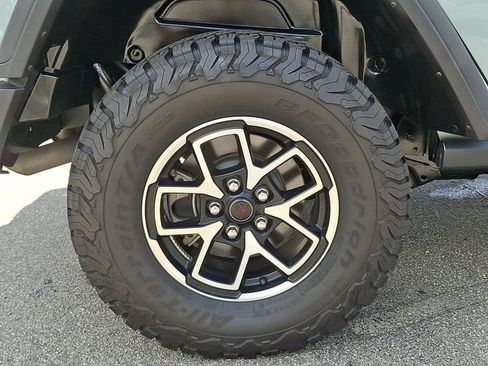 Used 2024 Jeep Wrangler Unlimited Rubicon w/ Safety Group AWD/4WD image 8