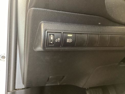 Used 2024 Toyota Corolla LE FWD image 32