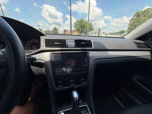 Used 2015 Volkswagen Passat 1.8T S FWD image 20