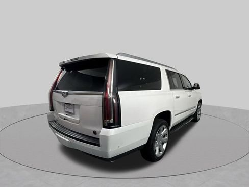 Used 2019 Cadillac Escalade ESV Luxury AWD/4WD image 36