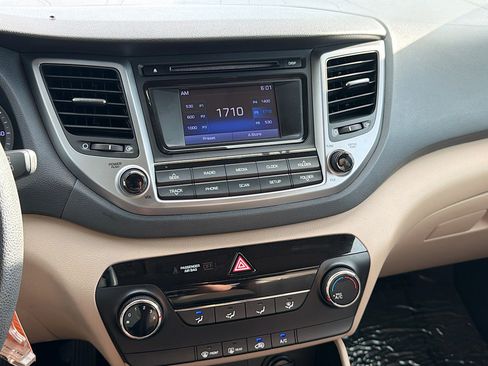 Used 2018 Hyundai Tucson SE image 24