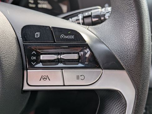 Used 2021 Hyundai Elantra SEL image 16