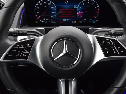 Certified 2024 Mercedes-Benz GLB 250 image 21