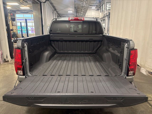 Used 2025 Chevrolet Colorado W/T w/ Advanced Trailering Package AWD/4WD image 30