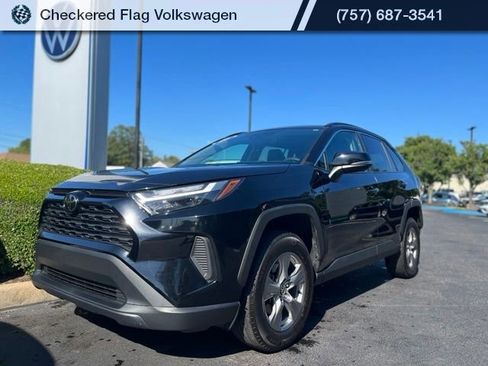 Used 2024 Toyota RAV4 XLE AWD/4WD image 1