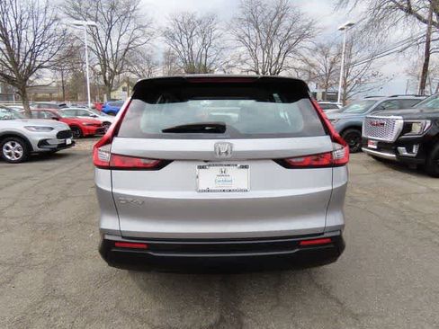 Used 2023 Honda CR-V LX image 5