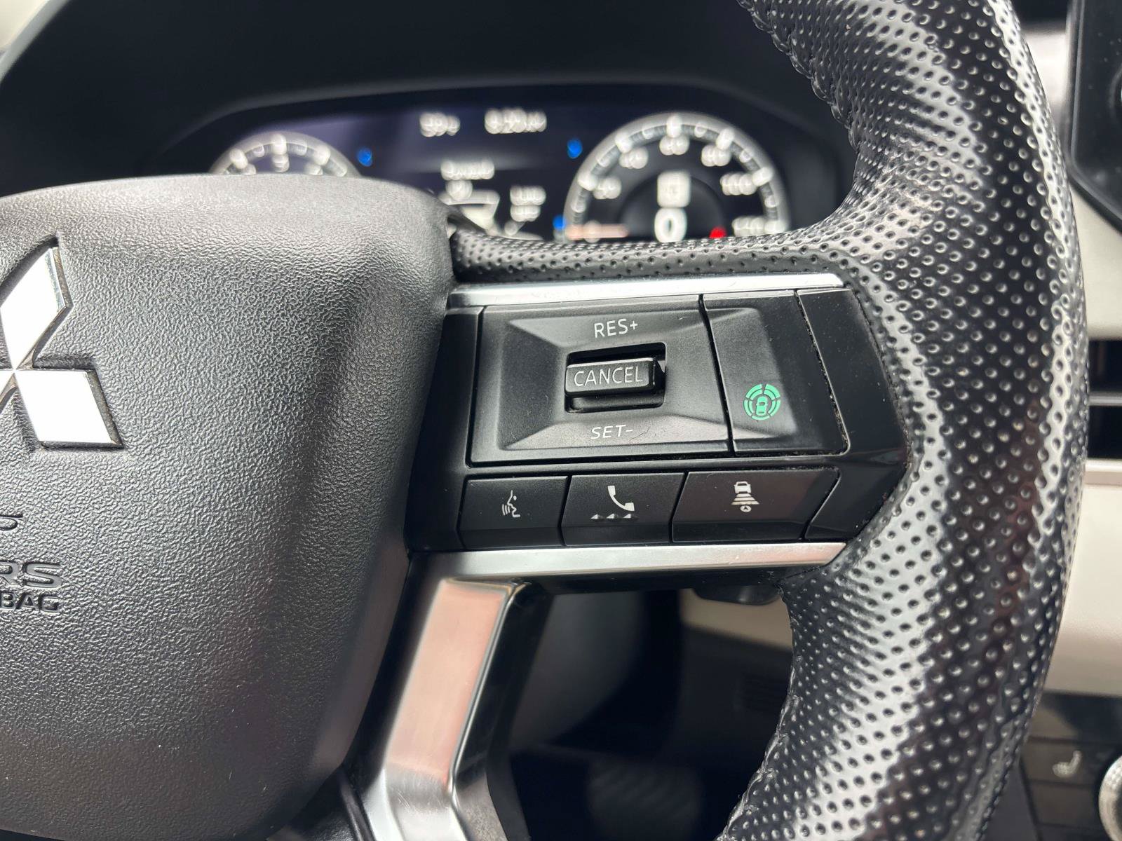 Used 2022 Mitsubishi Outlander SEL AWD/4WD image 23