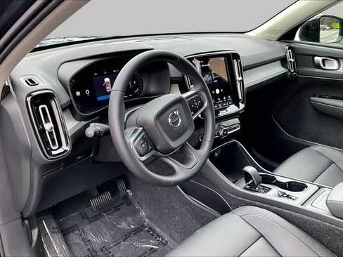 Used 2026 Volvo XC40 B5 Core w/ Climate Package AWD/4WD image 29
